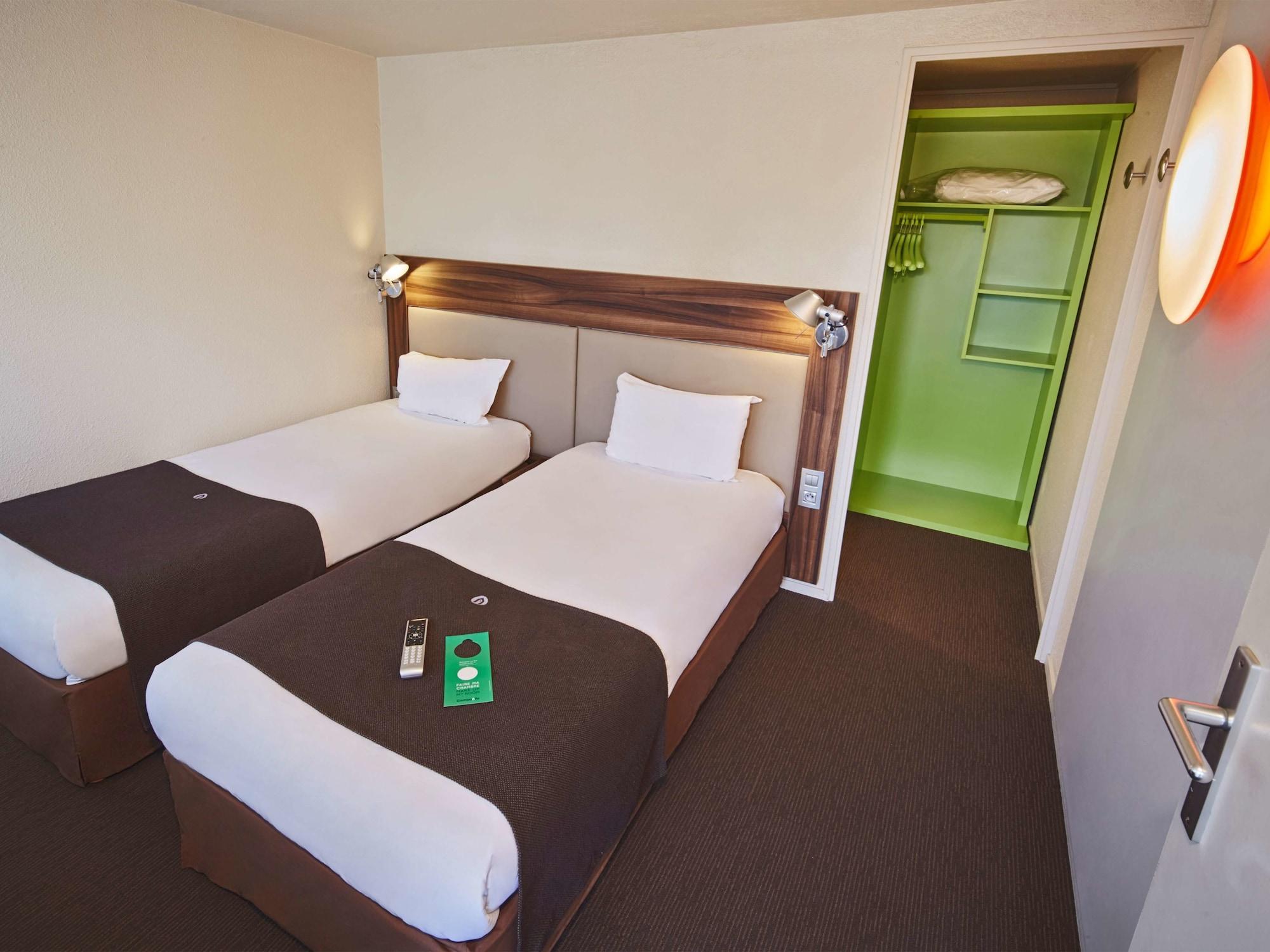 Campanile Melun Senart - Hotel